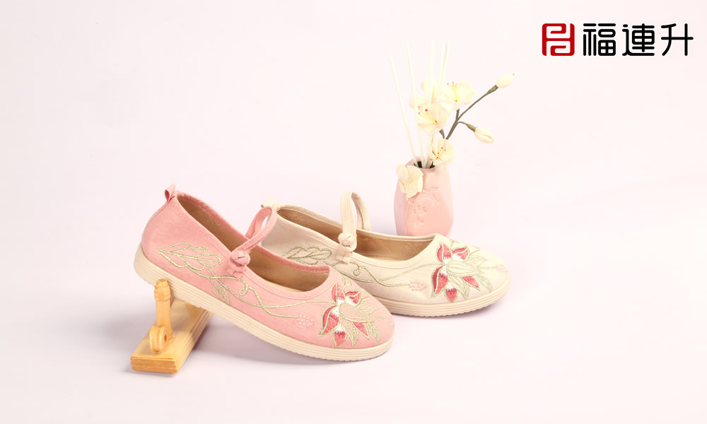 福連升中國(guó)風(fēng)漢服繡花女鞋 春秋老北京布鞋平底古風(fēng)單鞋圖片