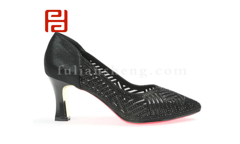 夏季新款尖頭鏤空女鞋職業(yè)鞋 細(xì)高跟淺口水鉆網(wǎng)鞋圖片