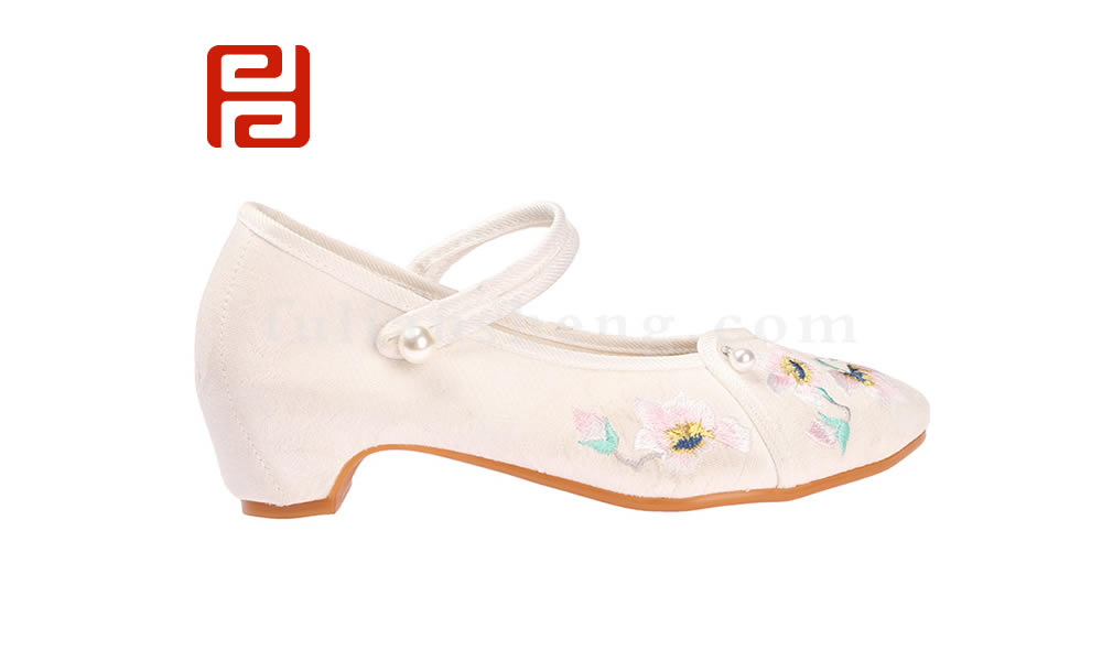 福連升休閑刺繡女鞋玉蘭花繡花透氣輕便軟底夏款北京布鞋圖片