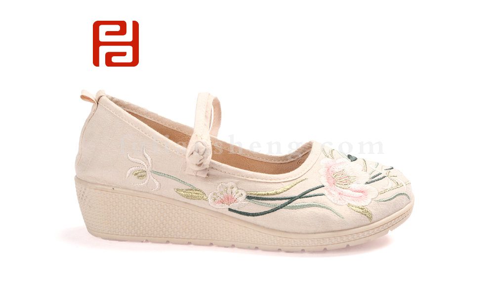 福連升老北京布鞋春時尚民族風(fēng)繡花坡跟女單鞋(圖2)
