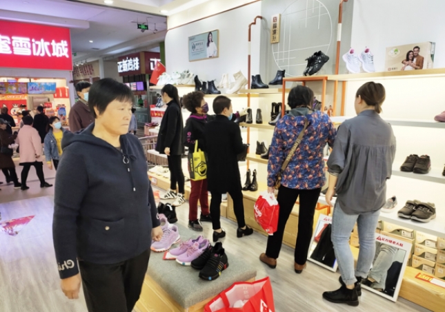 鞋子品牌加盟-現(xiàn)在鞋子品牌特別多，選擇哪個加盟更具有吸引力呢？